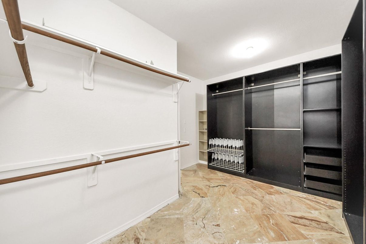 Interior, Walk-in Closets