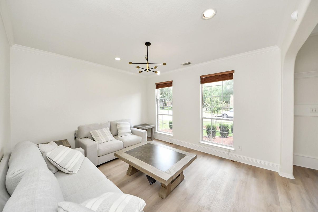 Interior, Living room, Pendant Lights, Recessed Lighting, Wood Texture Flooring