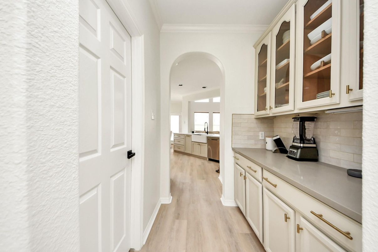 Interior, Kitchen, Recessed Lighting, Wood Texture Flooring