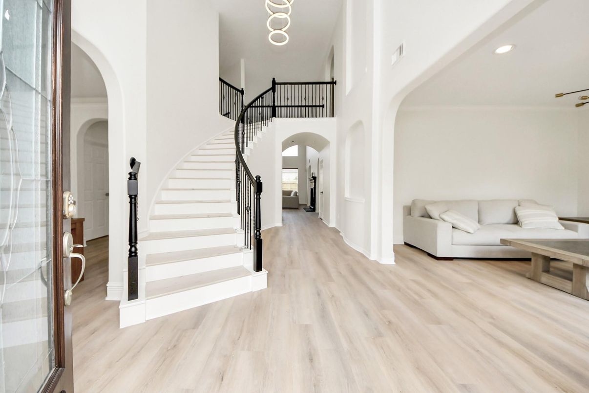 Interior, Recessed Lighting, Wood Texture Flooring
