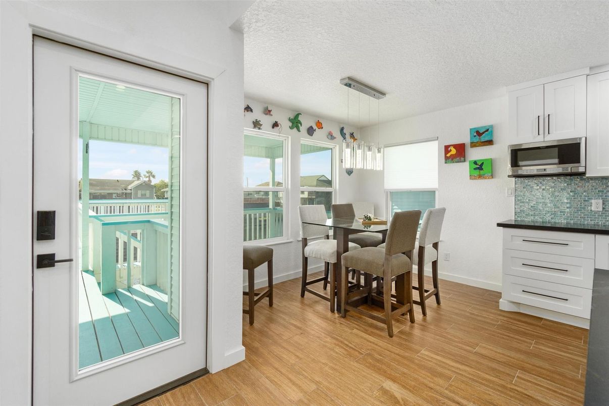 Dining room, Interior, Kitchen, Pendant Lights, Wood Texture Flooring
