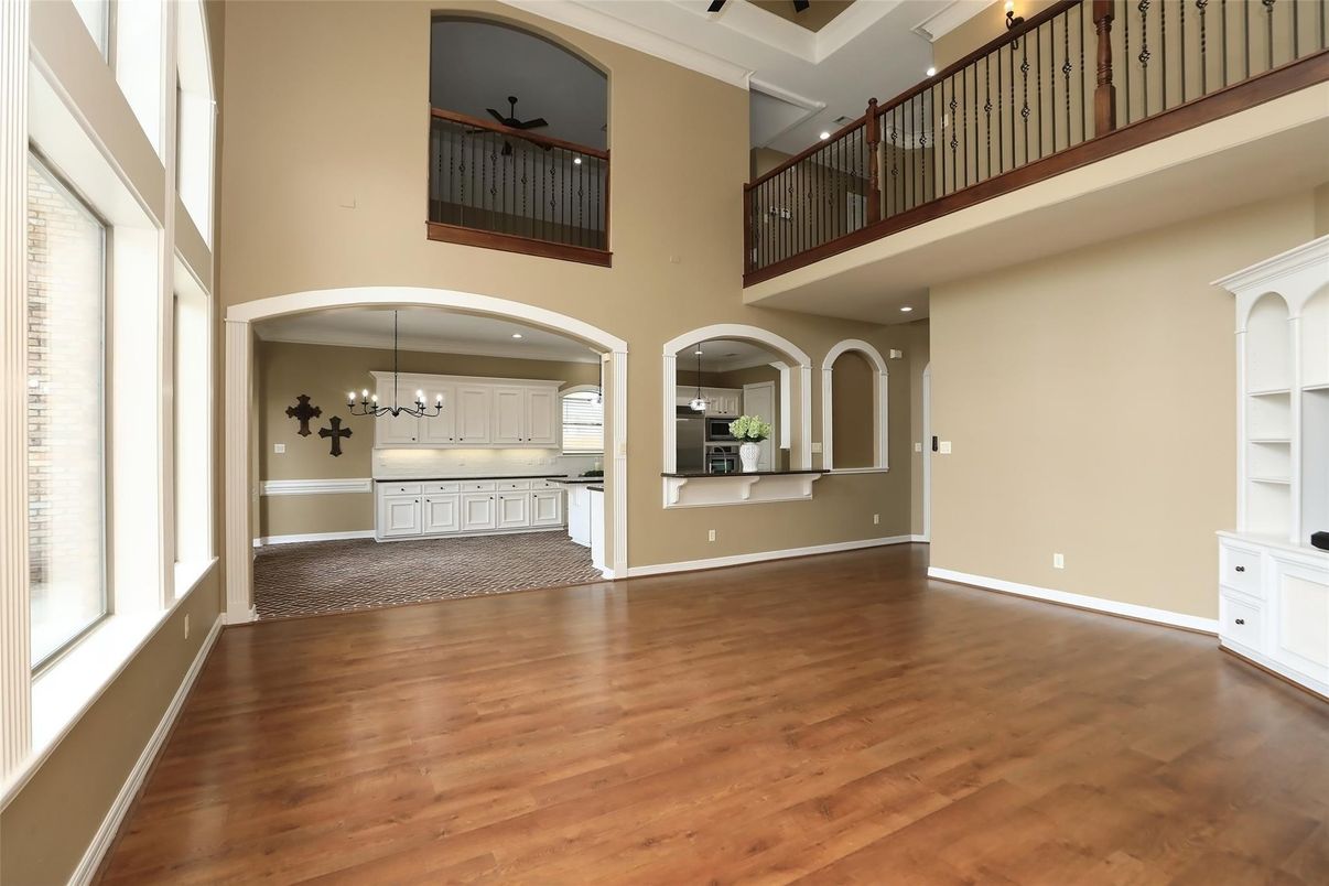 Interior, Pendant Lights, Recessed Lighting, Wood Texture Flooring