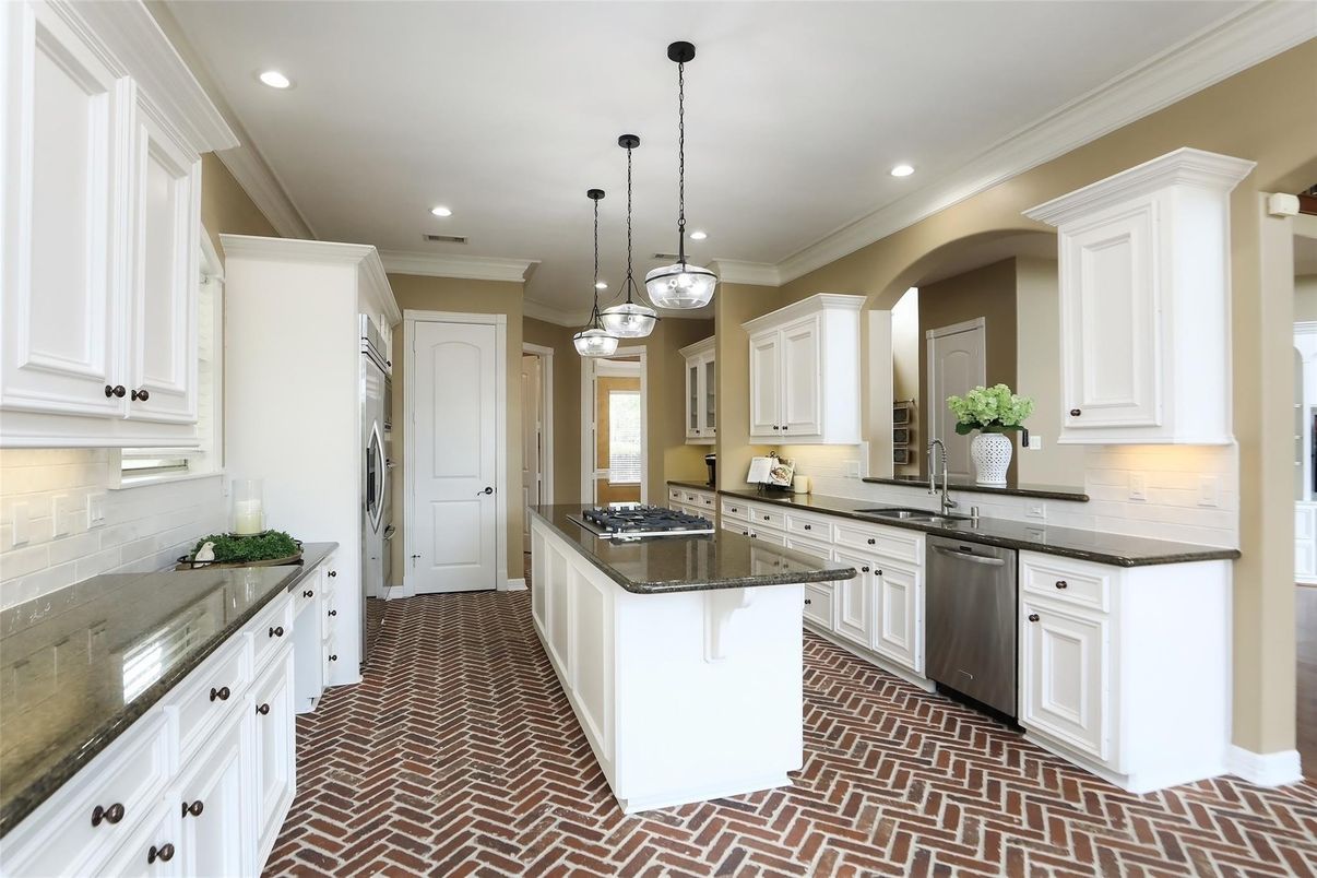 Interior, Kitchen, Pendant Lights, Recessed Lighting, Stainless Steel Appliances