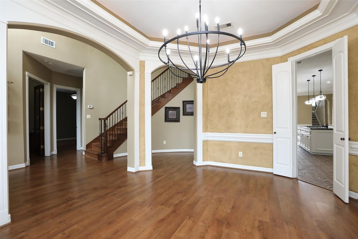 Interior, Pendant Lights, Wood Texture Flooring