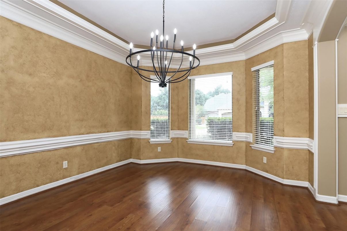 Chandelier, Empty room, Interior, Pendant Lights, Wood Texture Flooring