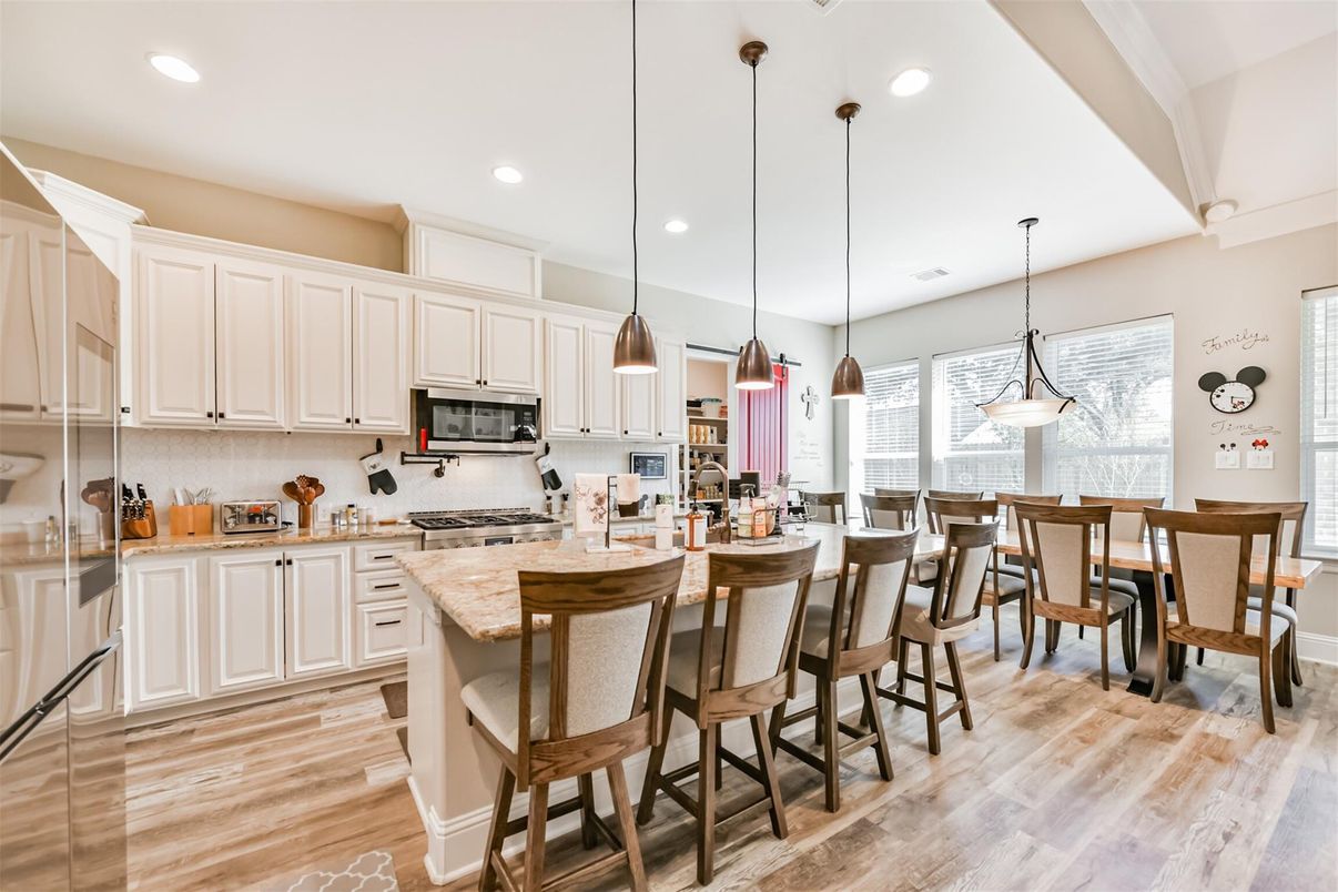 Dining room, Interior, Kitchen, Pendant Lights, Recessed Lighting, Wood Texture Flooring