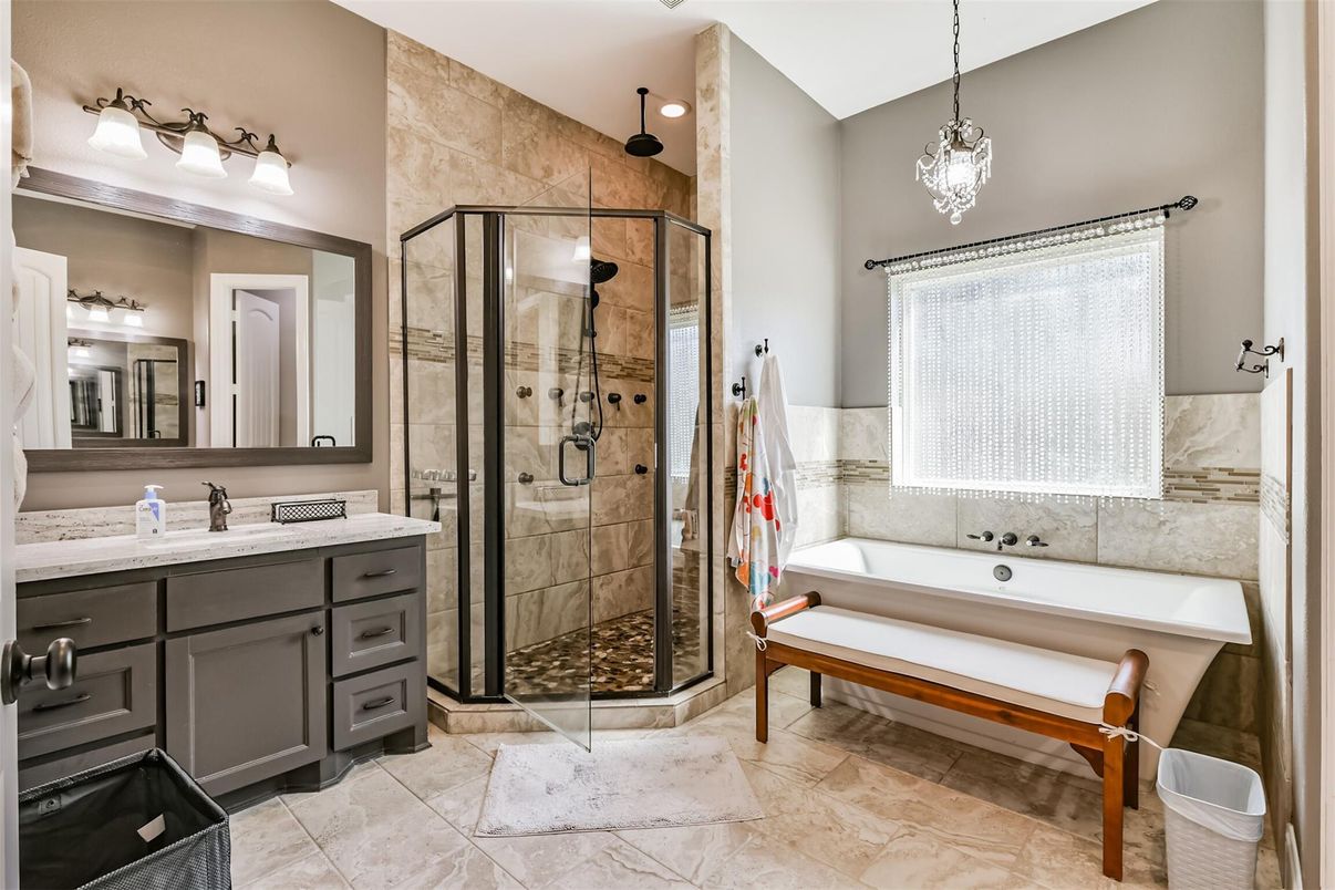 Bathroom, Glass Shower, Interior, Pendant Lights, Recessed Lighting