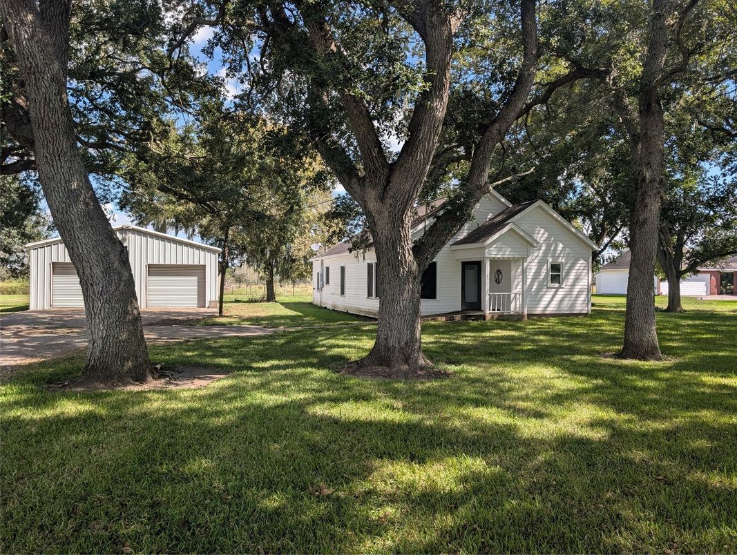Backyard, Detached Garage, Exterior