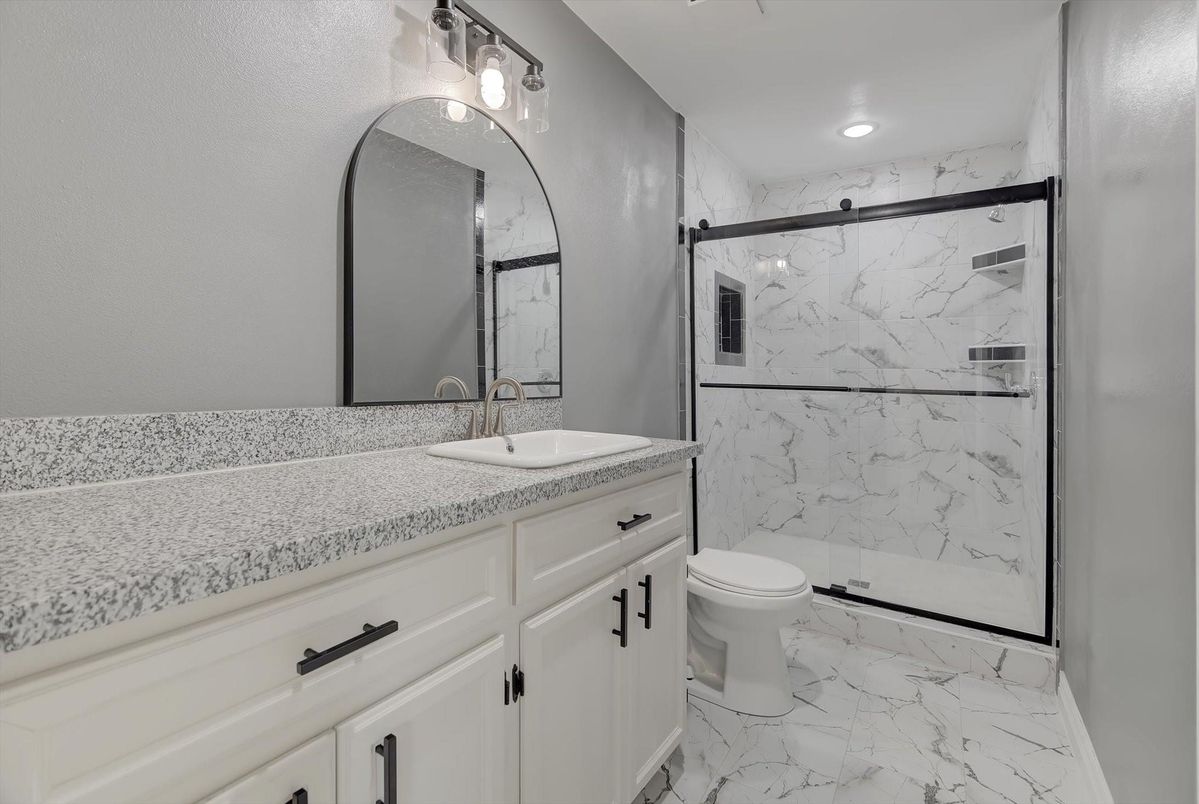 Bathroom, Interior, Marble, Marble Walls, Recessed Lighting