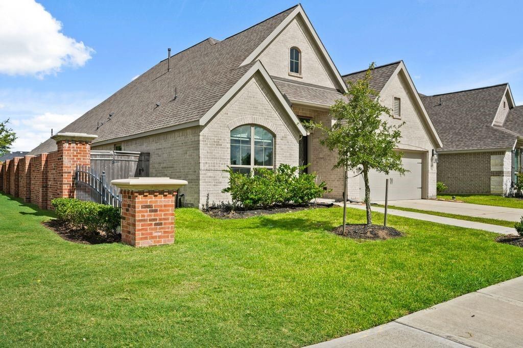 Attached, Exterior, Facade, Brick Facade, Brick Traditional