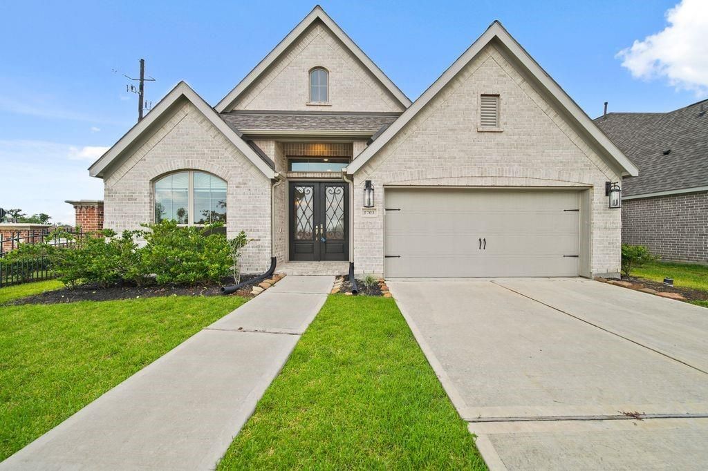 Attached, Exterior, Facade, Brick Facade, Brick Traditional