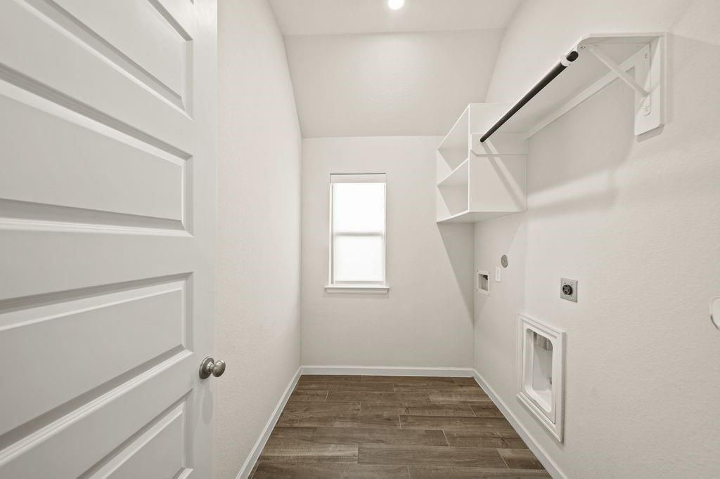 Interior, Recessed Lighting, Walk-in Closets, Wood Texture Flooring