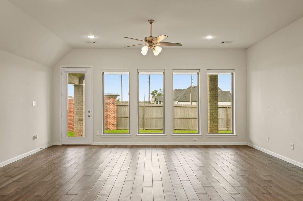 Empty room, Interior, Recessed Lighting, Wood Texture Flooring