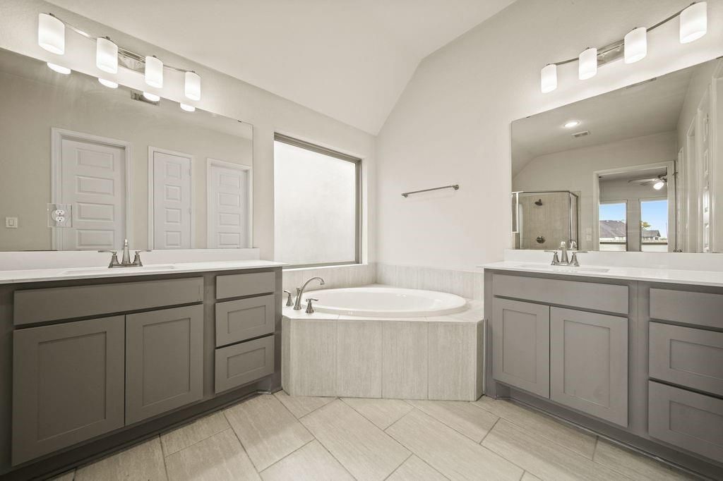 Bathroom, Dual Sink Vanities, Interior