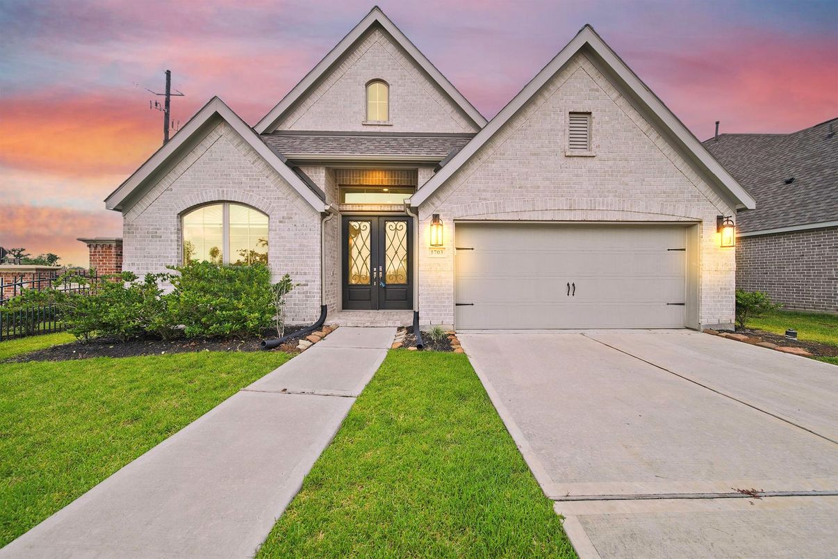 Attached, Exterior, Facade, Brick Facade, Brick Traditional