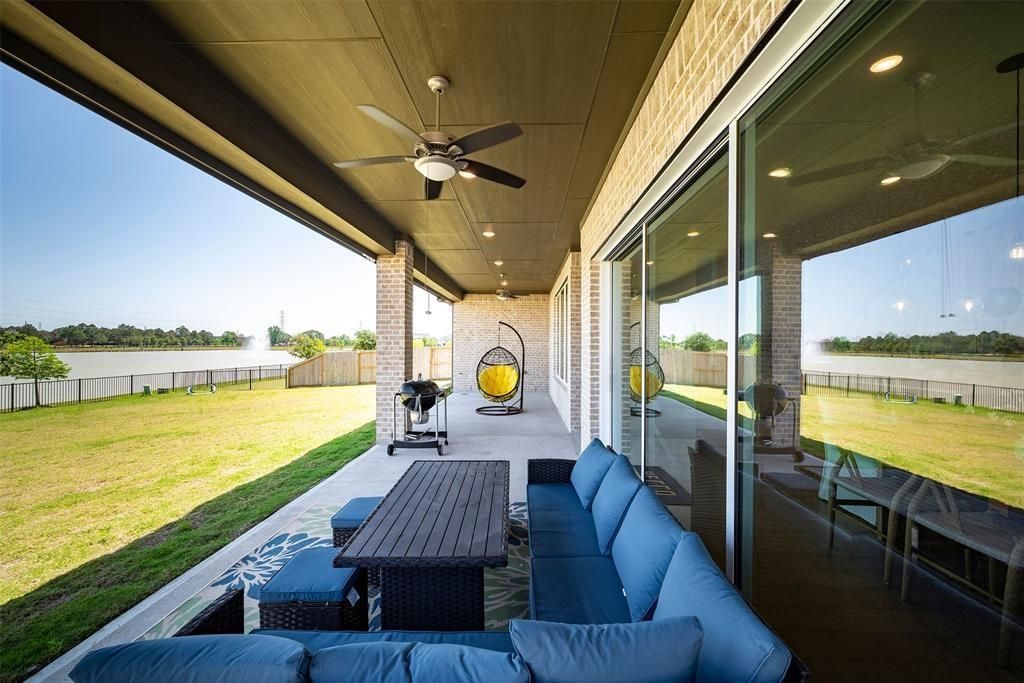 Exterior, Recessed Lighting, Water