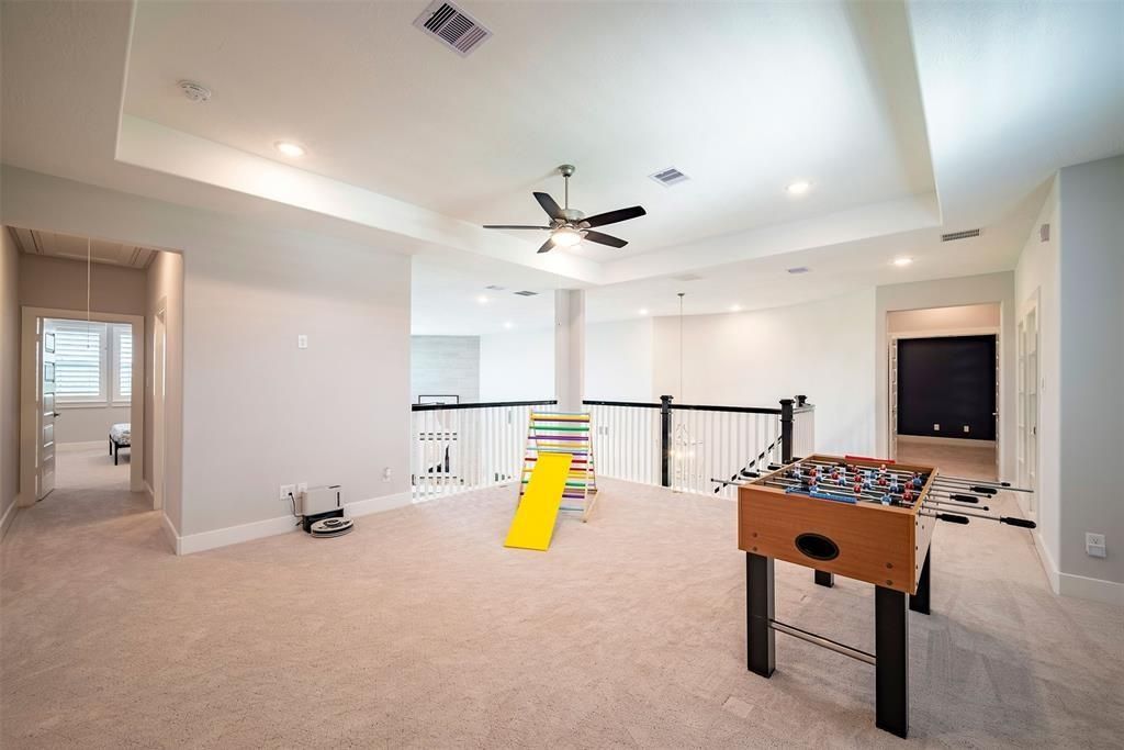 Game Room, Interior, Recessed Lighting
