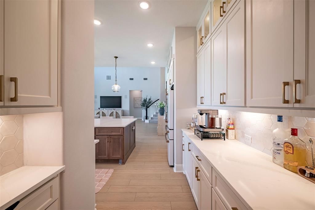 Interior, Kitchen, Pendant Lights, Recessed Lighting, Wood Texture Flooring