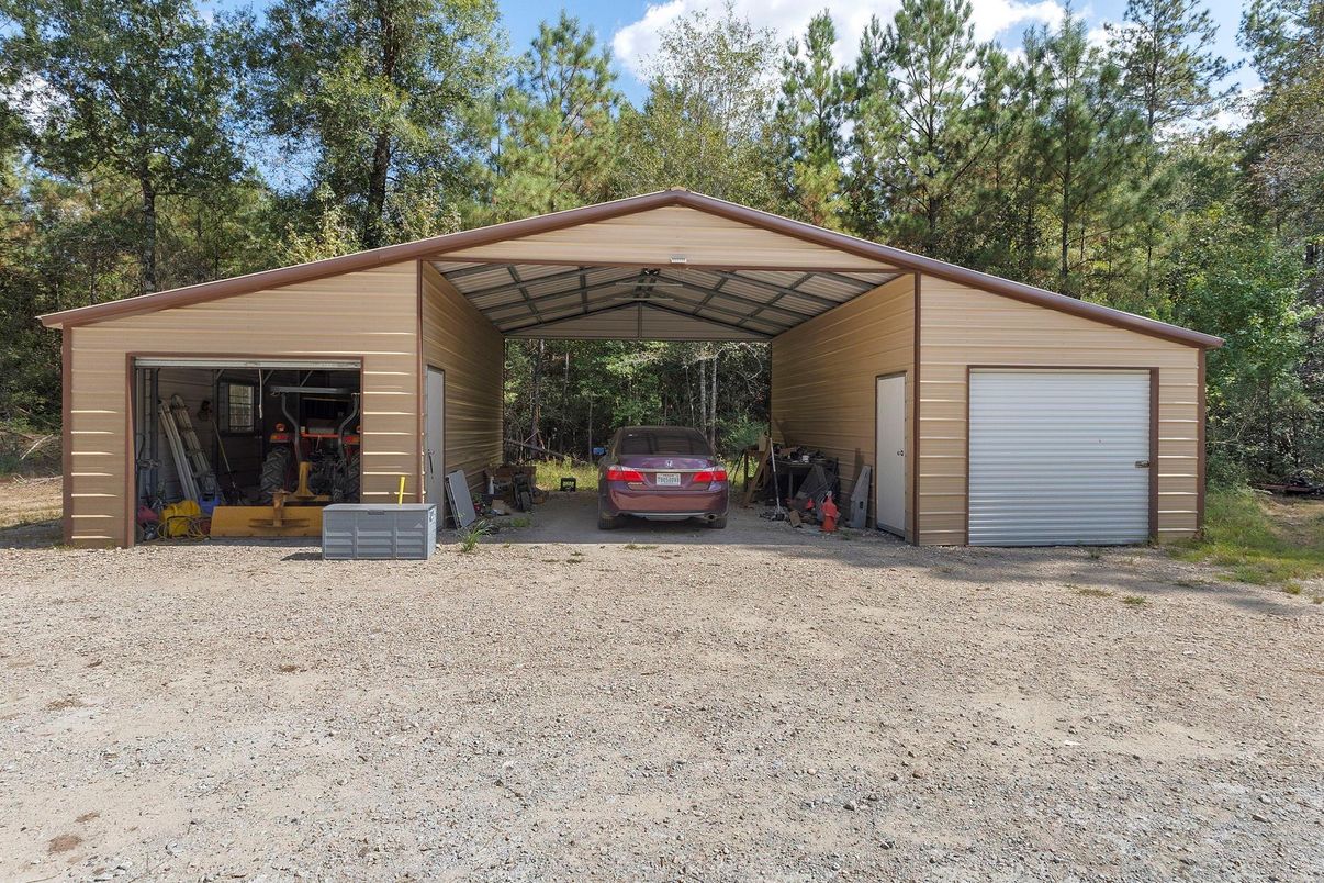 Backyard, Detached Garage, Exterior