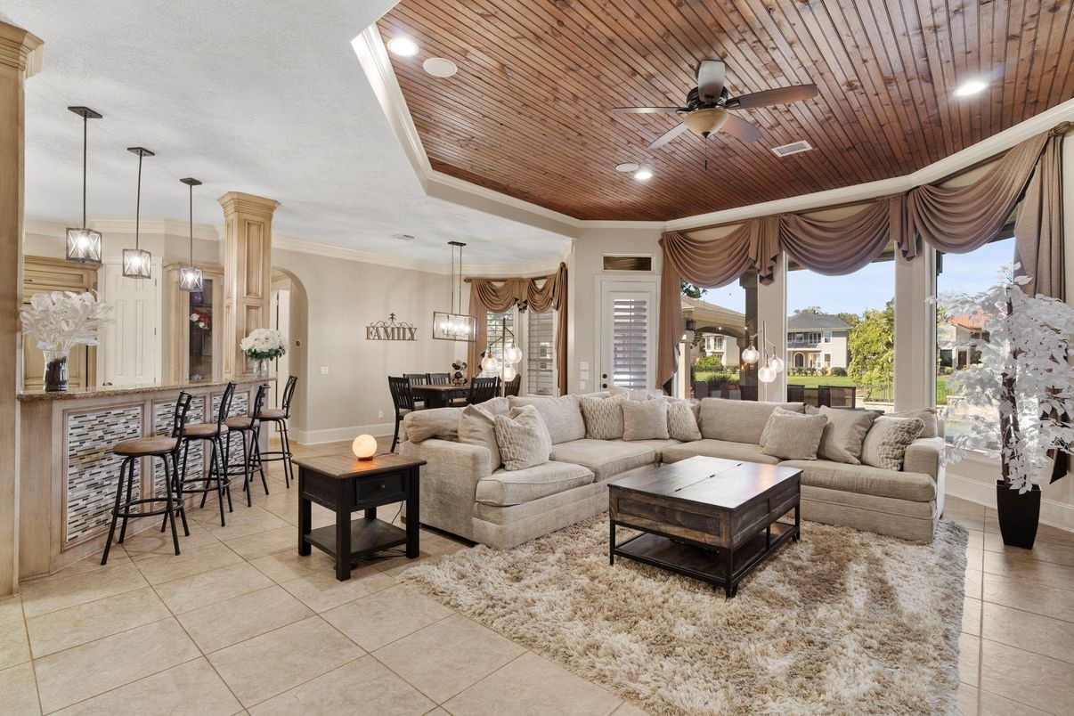 Dining room, Interior, Living room, Pendant Lights, Recessed Lighting, Wooden Ceilings