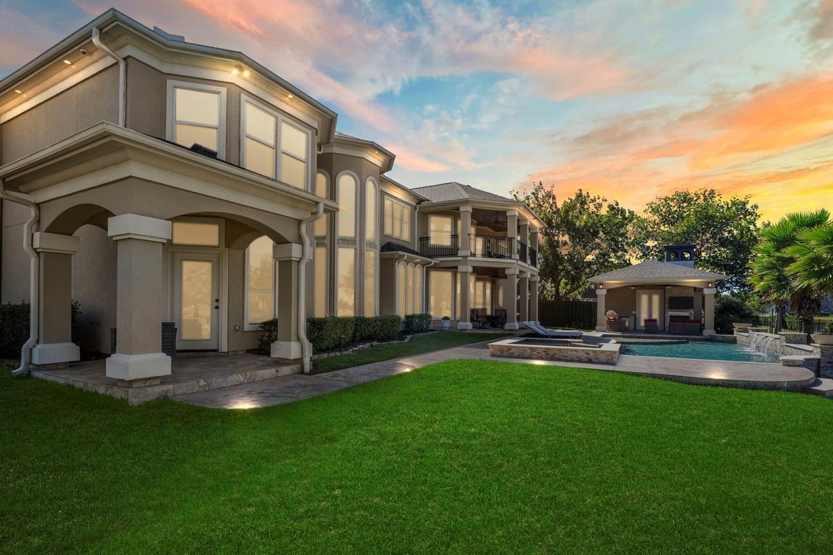 Backyard, Exterior, Pool