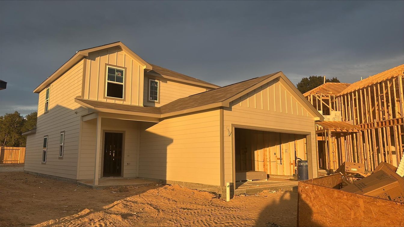 Exterior, Facade, Farmhouse
