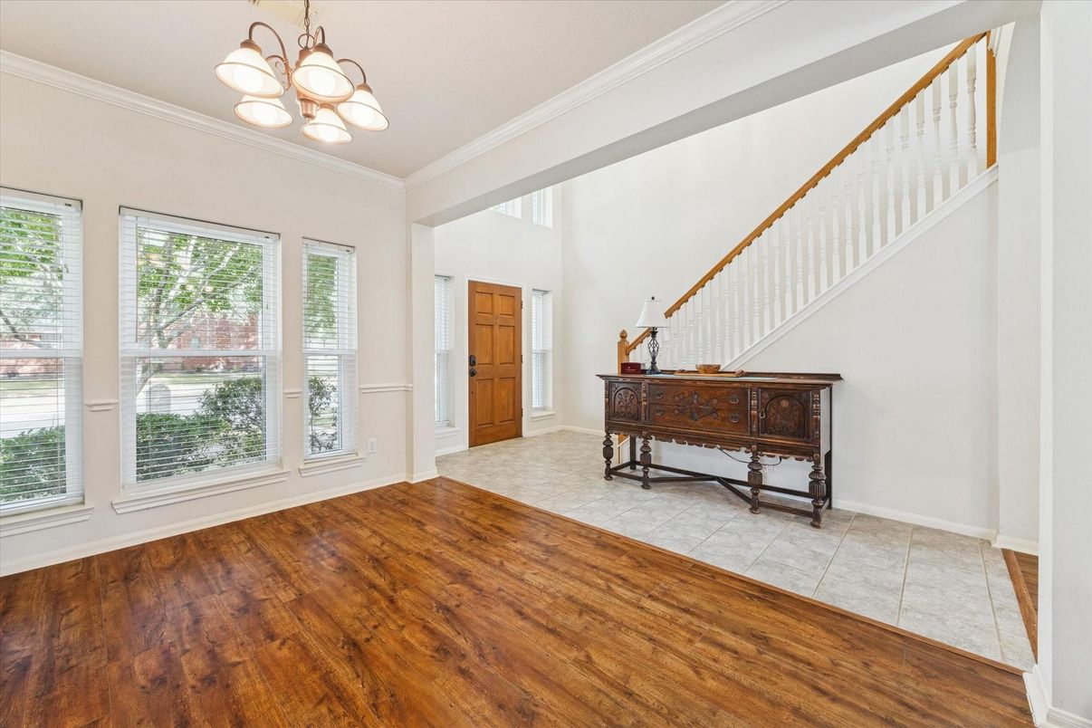 Chandelier, Empty room, Interior, Wood Texture Flooring