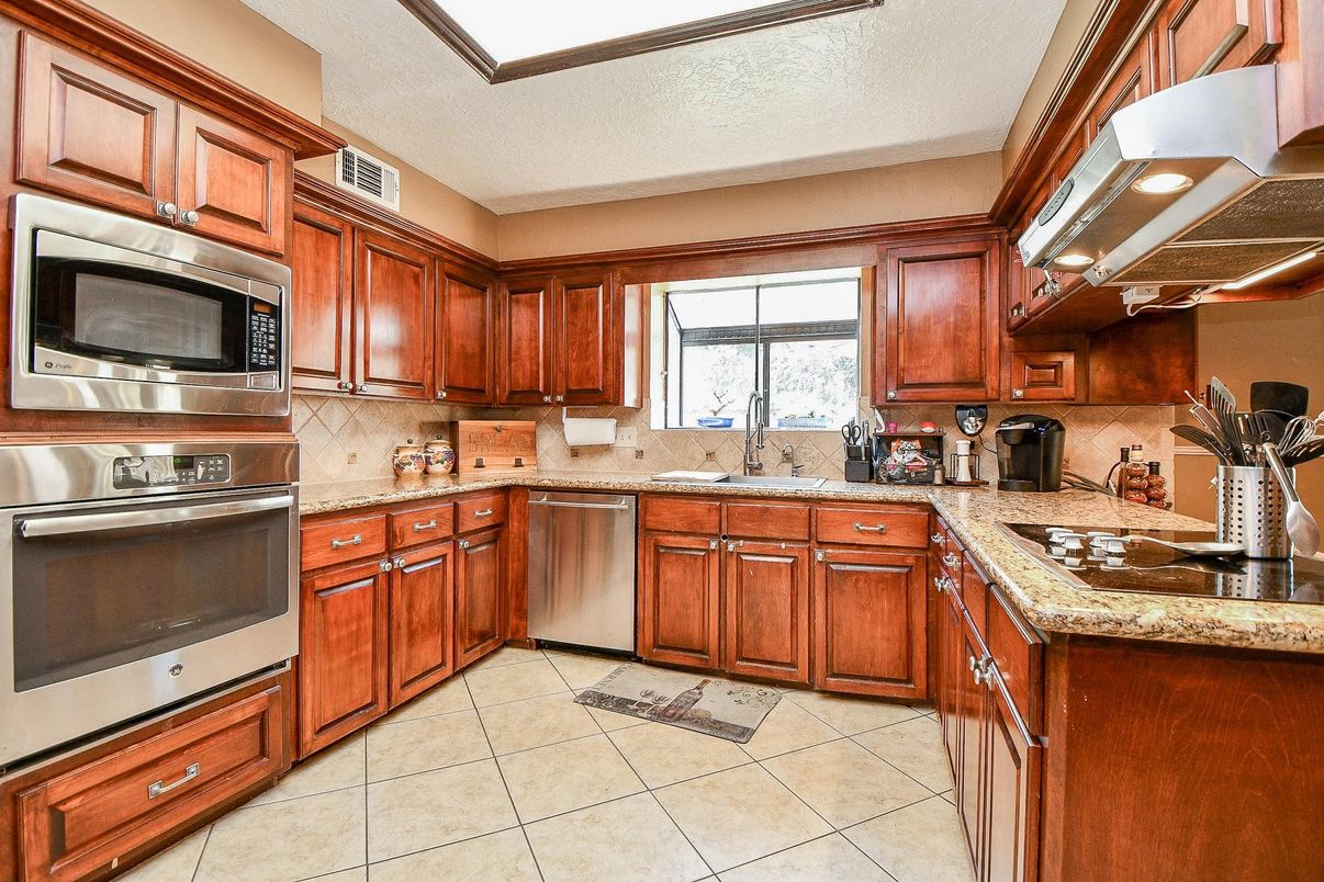 Interior, Kitchen, Stainless Steel Appliances