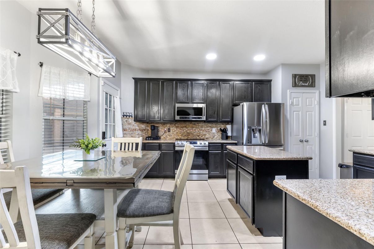 Dining room, Interior, Kitchen, Recessed Lighting, Stainless Steel Appliances