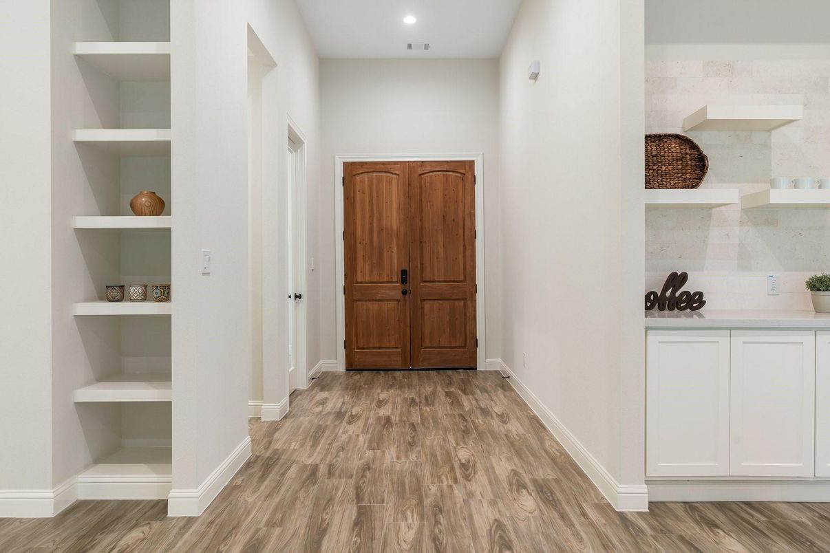 Interior, Recessed Lighting, Wood Texture Flooring