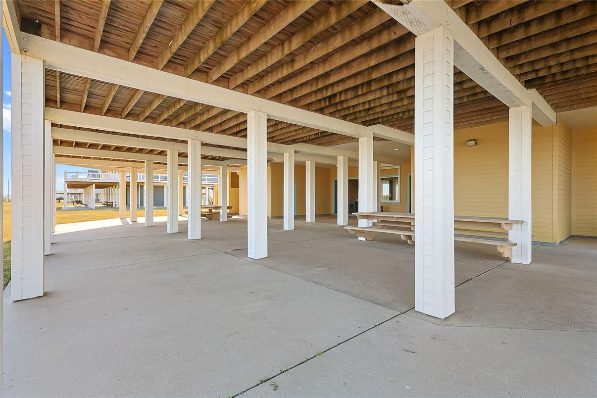 Exterior, Wooden Beams
