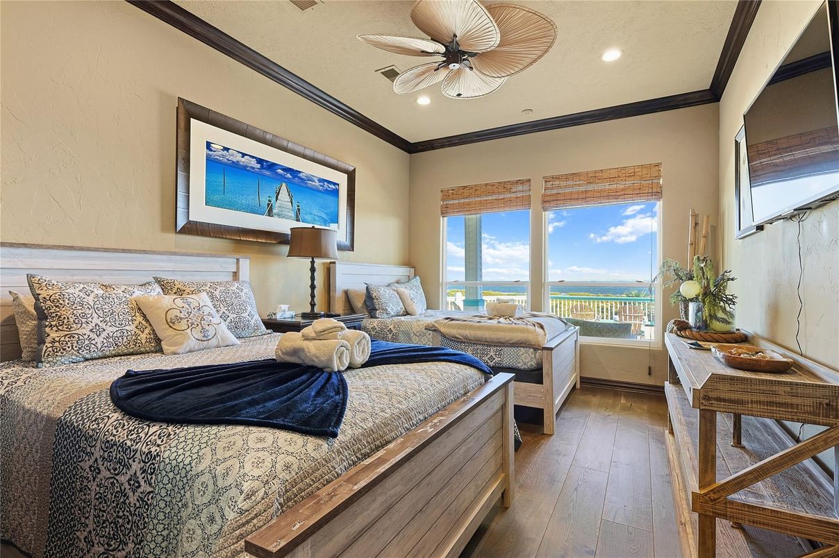 Bedroom, Interior, Recessed Lighting, Water, Wood Texture Flooring
