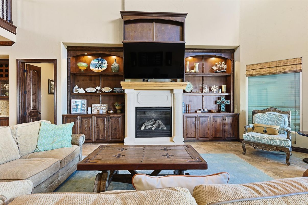 Fireplace, Interior, Living room