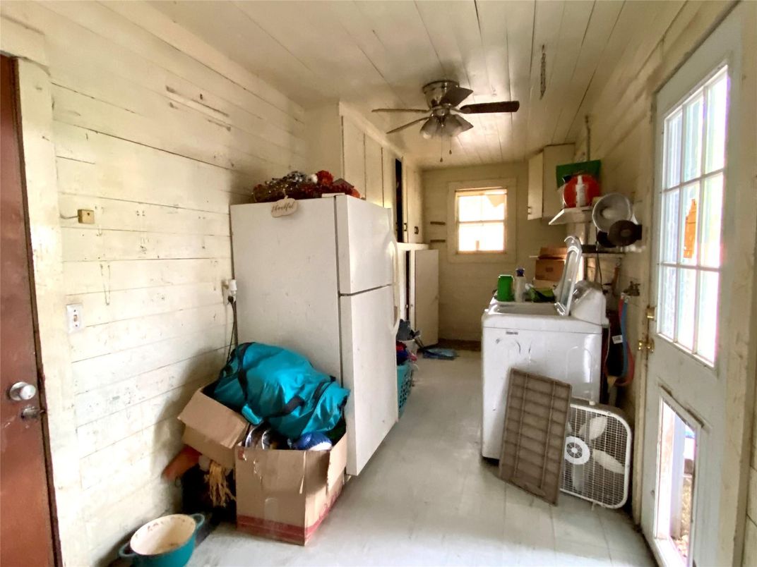 Interior, Kitchen, Washer, Wooden Walls