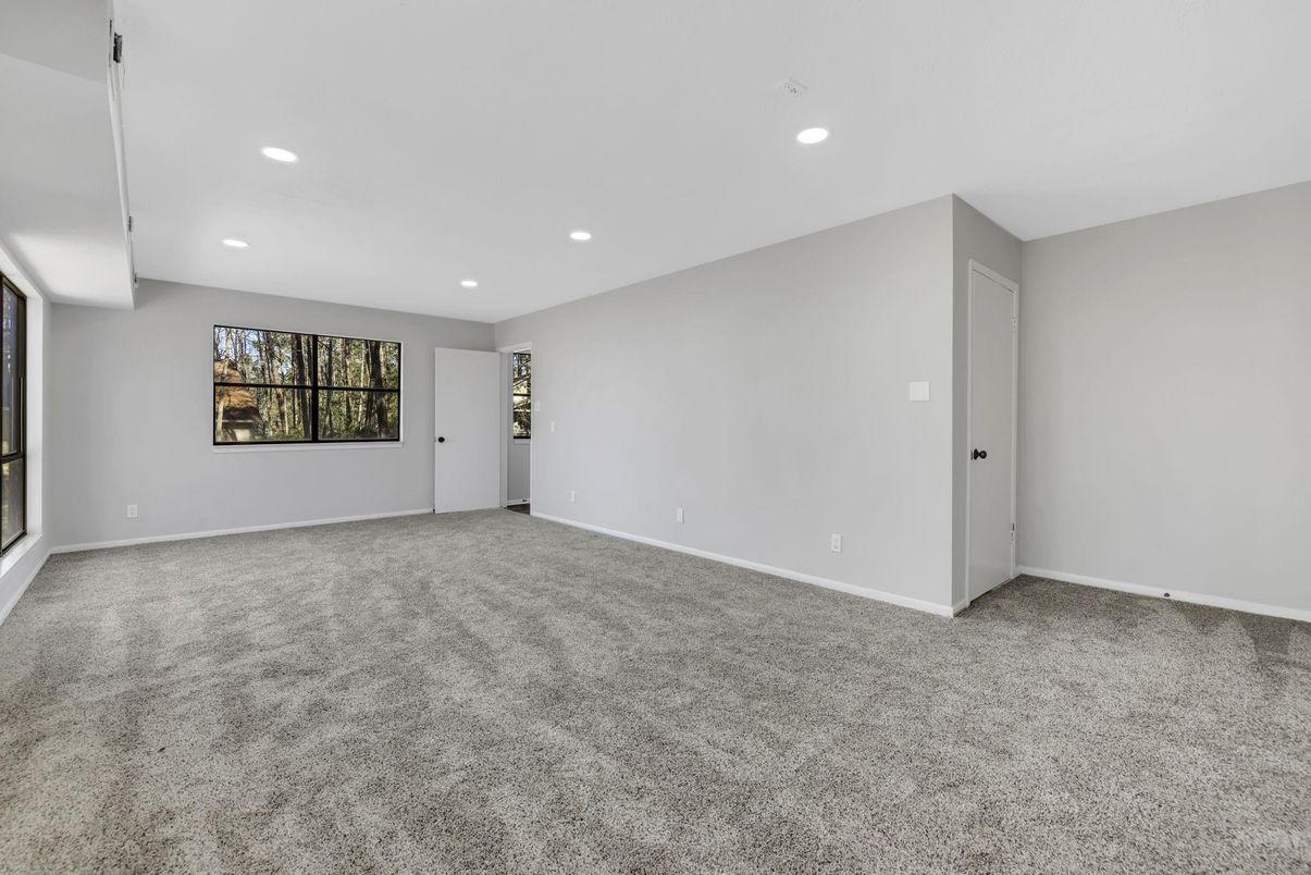 Empty room, Interior, Recessed Lighting