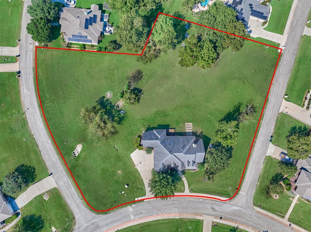 Exterior, Drone