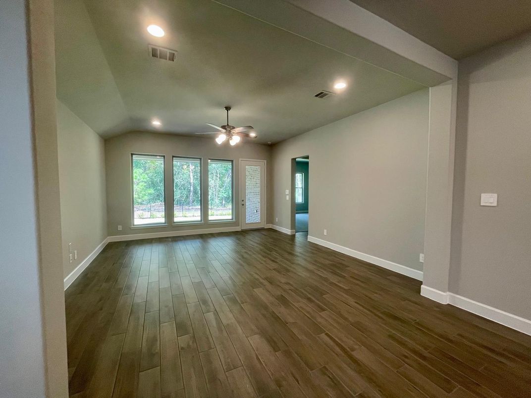 Empty room, Interior, Recessed Lighting, Wood Texture Flooring