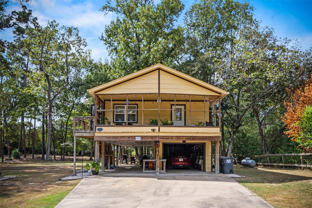Backyard, Exterior, Facade, Log Home