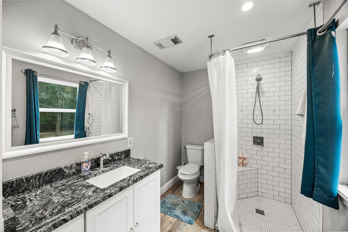 Bathroom, Interior, Recessed Lighting
