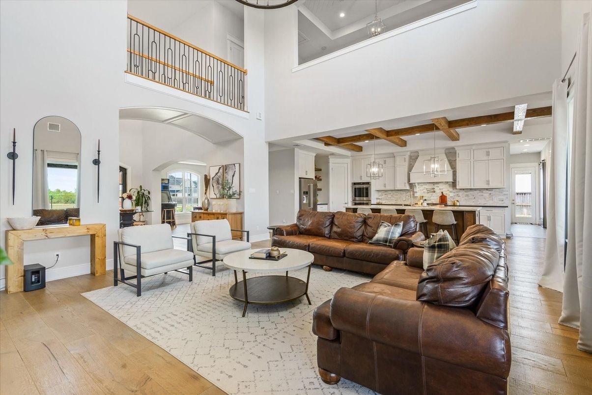 Interior, Kitchen, Living room, Pendant Lights, Recessed Lighting, Wooden Beams, Wood Texture Flooring