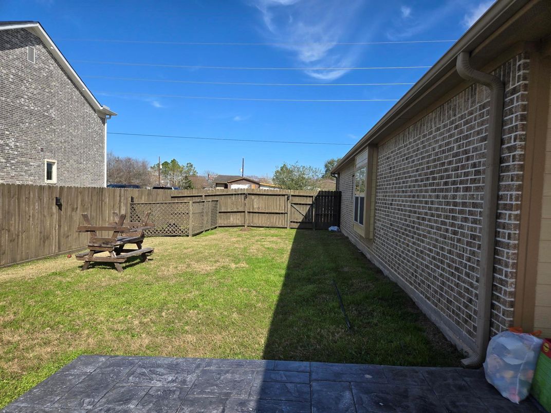 Backyard, Exterior