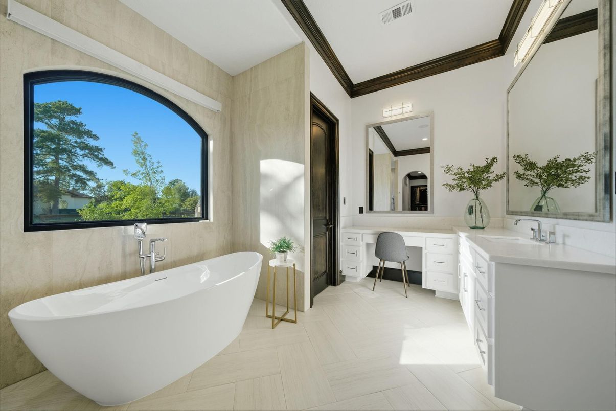 Bathroom, Free Standing Baths, Interior, Recessed Lighting