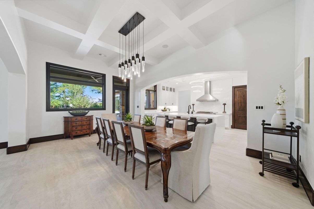 Dining room, Interior, Kitchen, Pendant Lights, Recessed Lighting, Stainless Steel Appliances