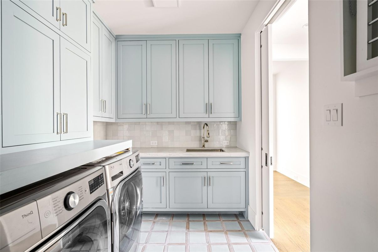Interior, Washer