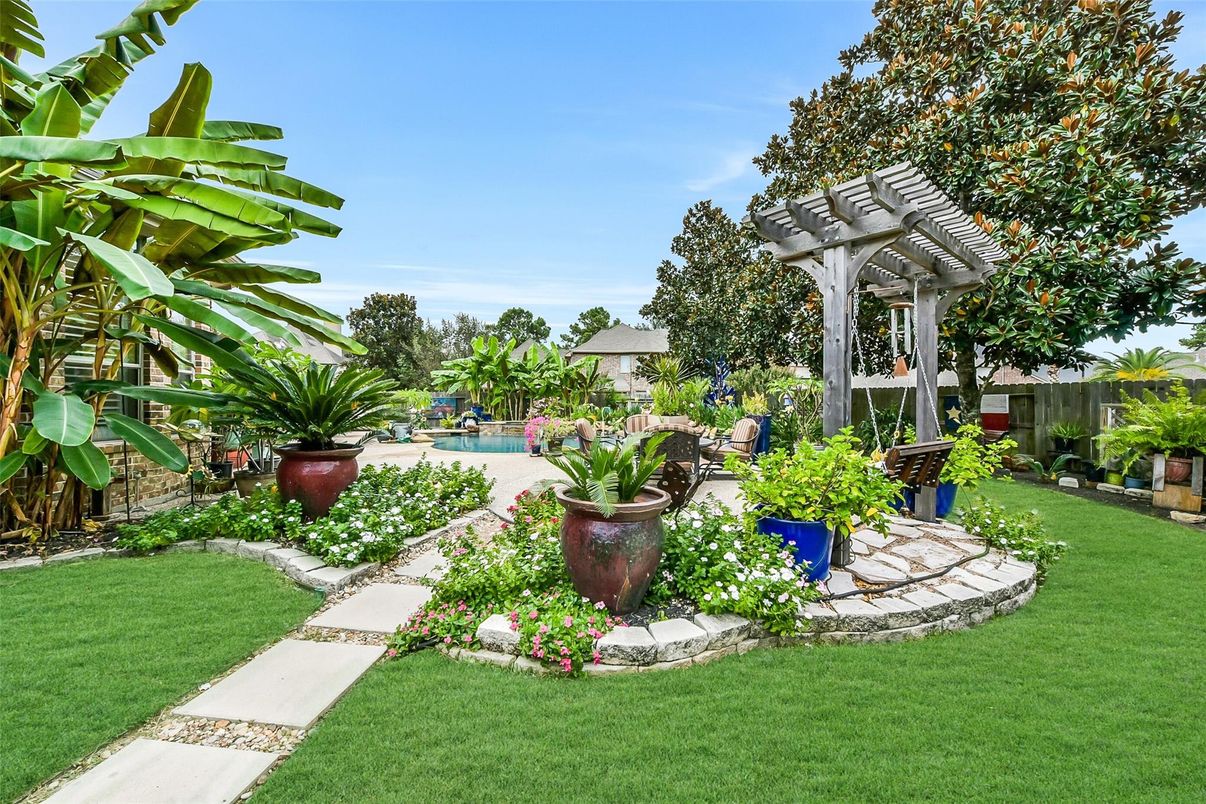 Backyard, Exterior, Pool