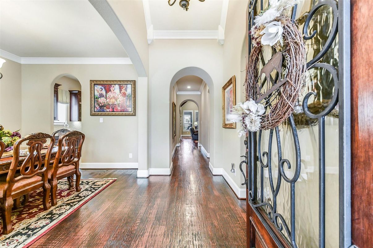Dining room, Interior, Recessed Lighting, Wood Texture Flooring