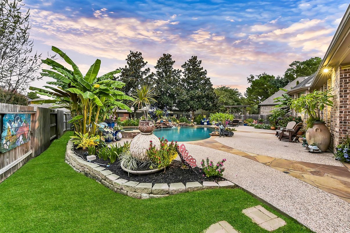 Backyard, Exterior, Pool