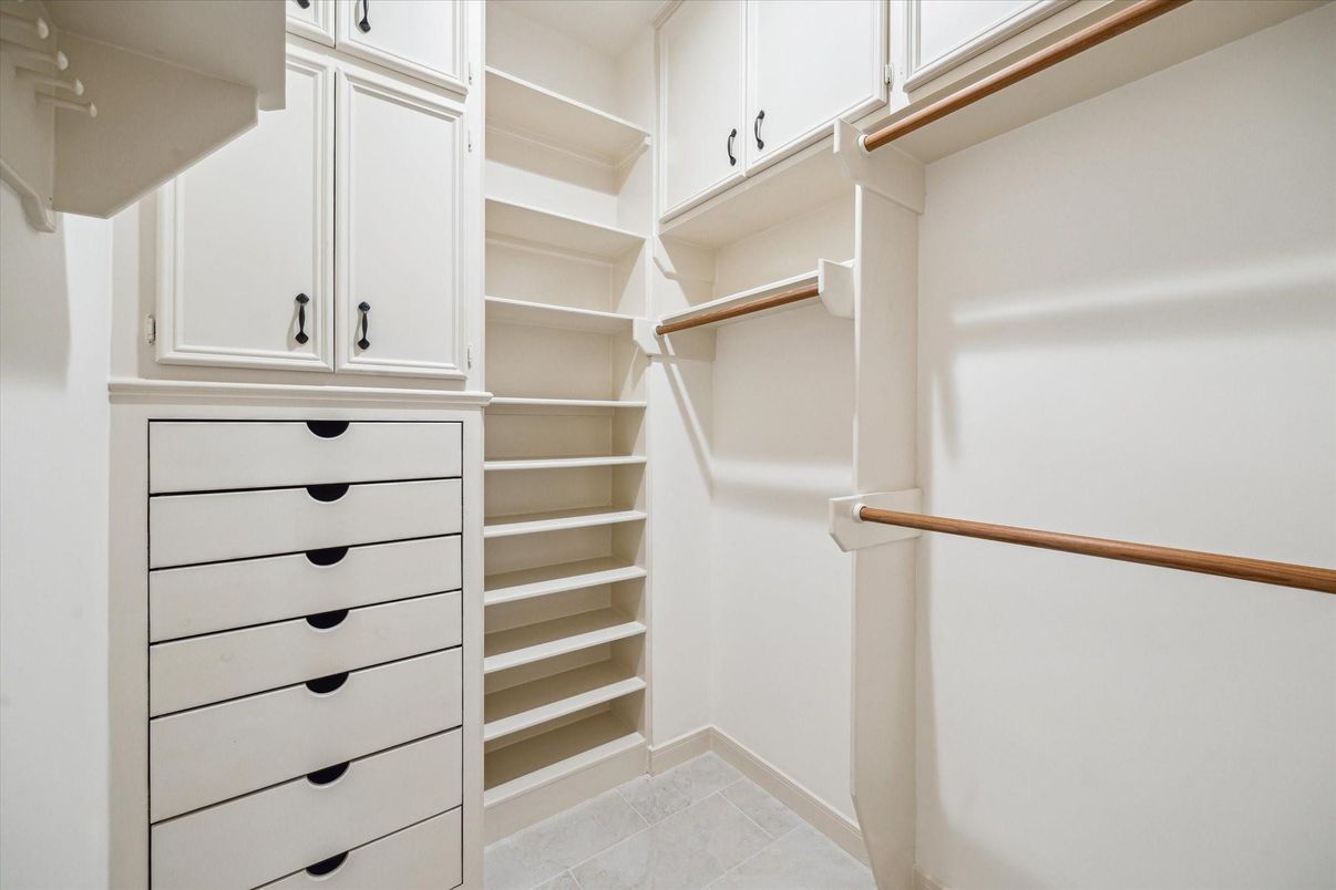 Interior, Walk-in Closets