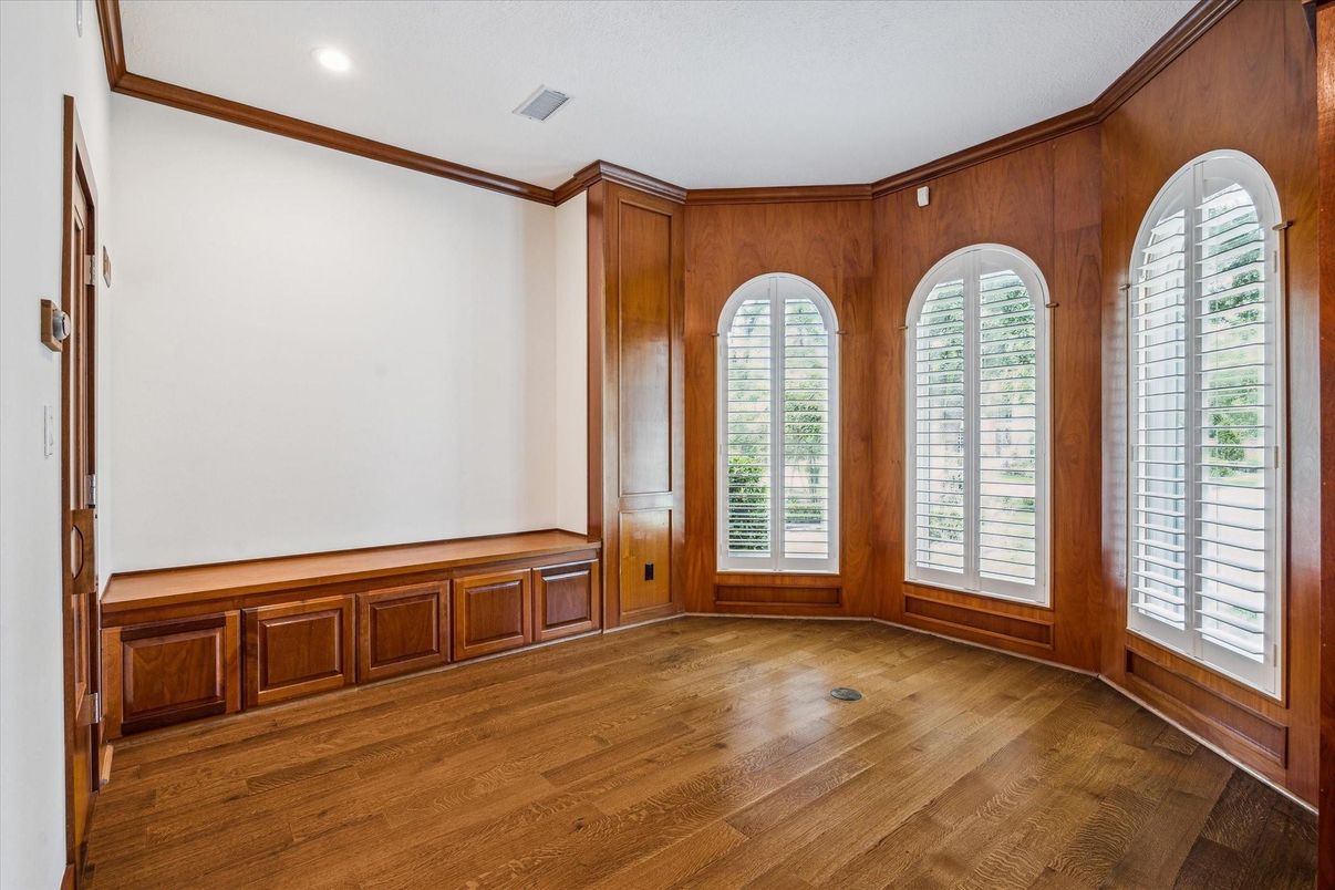 Empty room, Interior, Recessed Lighting, Wood Texture Flooring, Wooden Walls