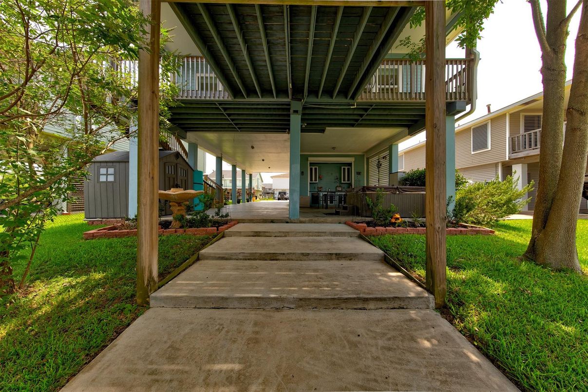 Backyard, Exterior